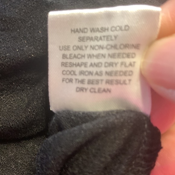 Pink republic black short sleeve lace shoulder top size medium rounded bottom - Picture 7 of 7